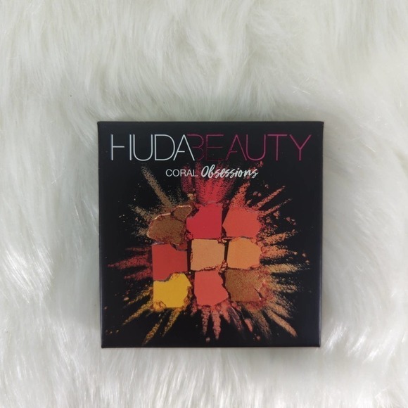 HUDA BEAUTY Coral Obsessions Palette in Coral - Picture 5 of 6